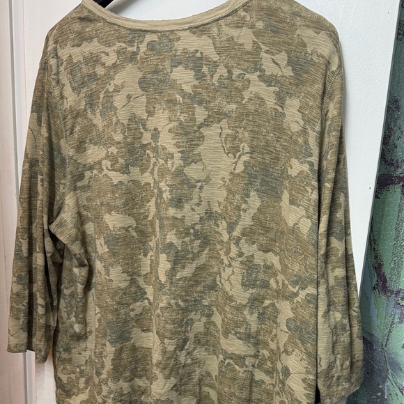 Chaps Women's 3X Camouflage V-neck 3/4 sleeve cotton top perfect condition - Picture 4 of 4